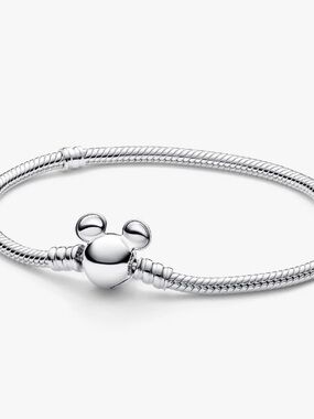 NWOT Disney Mickey Mouse Clasp Moments Snake Chain Bracelet